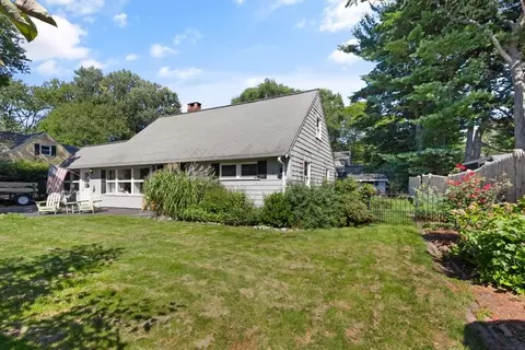 24 Glenmere Cir, Reading, MA 01867 photo 2