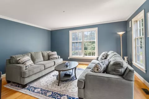 Living - 495 Common, Dedham, MA 02026 photo 2 of 3