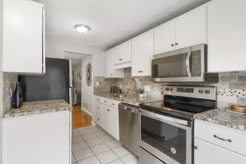 Kitchen - 3 Oak Ridge Dr #3, Maynard, MA 01754 photo 2 of 2