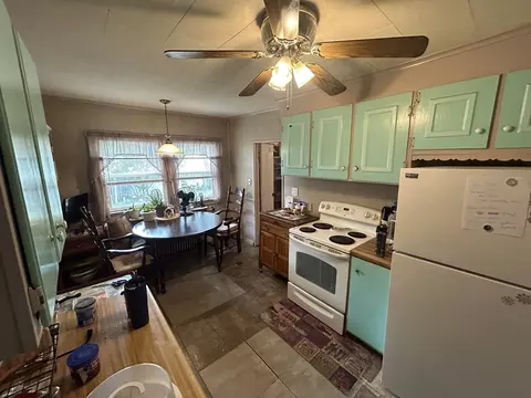 12 Sumner St, Saugus, MA 01906 photo 5