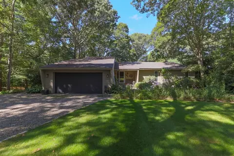 108 Streeter Hill Rd, Falmouth, MA 02556