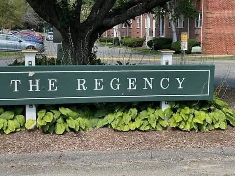 11 Regency Park Dr #11, Agawam, MA 01001