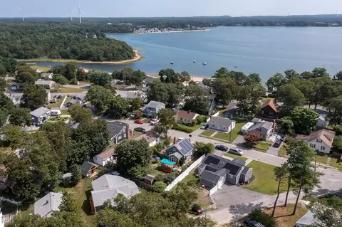6 Nokomis Rd, Buzzards Bay, MA 02532 photo 4