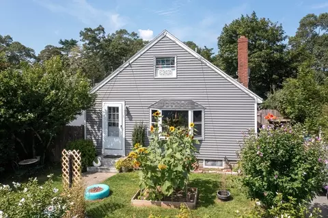 6 Nokomis Rd, Buzzards Bay, MA 02532 photo 2