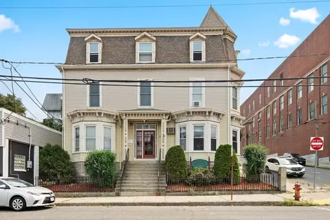 313 Durfee St #1S, Fall River, MA 02720
