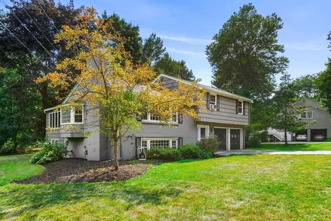 45 Wildwood Rd, Andover, MA 01810