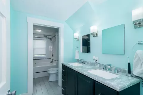 Bath - 39 Marland, Worcester, MA 01606 photo 2 of 3