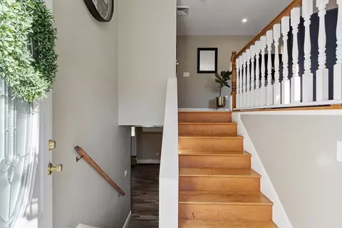7 Rolling Ln, Hudson, MA 01749 photo 3