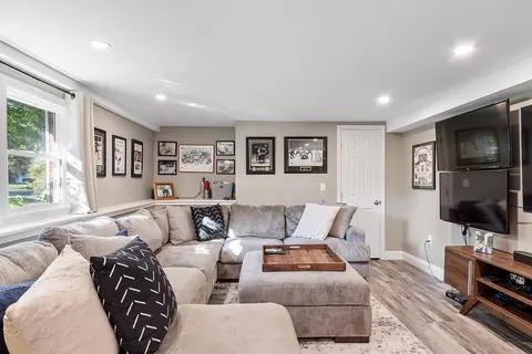 7 Rolling Ln, Hudson, MA 01749 photo 17