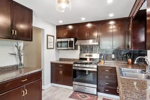 7 Rolling Ln, Hudson, MA 01749 photo 9