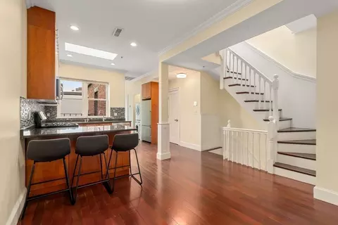 46 N Bennet St #6, Boston, MA 02113