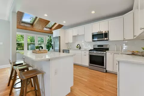 32 Hillock St, Boston, MA 02131 photo 4