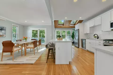 32 Hillock St, Boston, MA 02131 photo 2