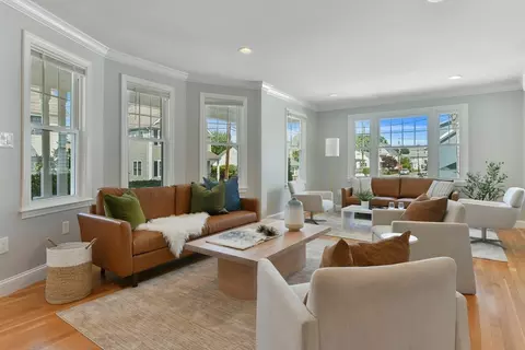 32 Hillock St, Boston, MA 02131 photo 10