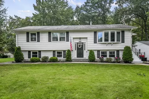 12 Avon Dr, Shrewsbury, MA 01545