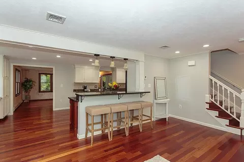 28 Francis Dr, Reading, MA 01867 photo 5