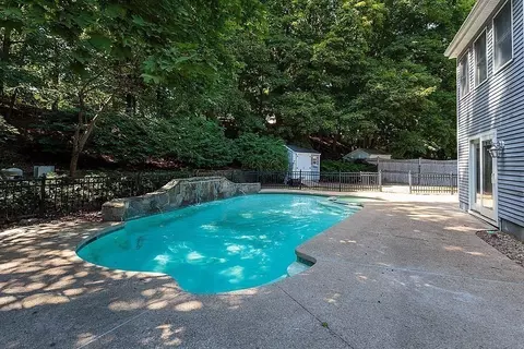28 Francis Dr, Reading, MA 01867 photo 37
