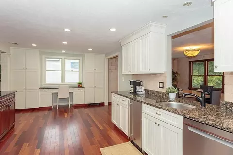 28 Francis Dr, Reading, MA 01867 photo 10