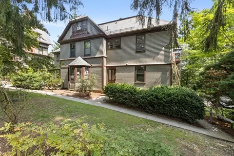 1010 Centre UNIT 3, Boston, MA 02130