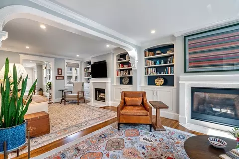33 Green St, Charlestown, MA 02129