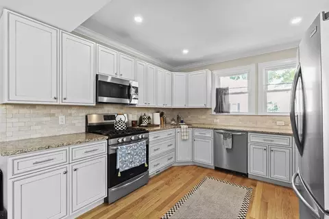 160 Washington #1, Hyde Park, MA 02136