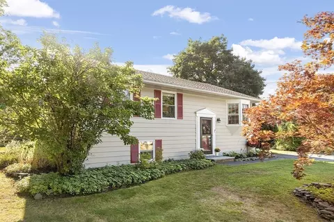 5 Glenn Rd, Merrimac, MA 01860