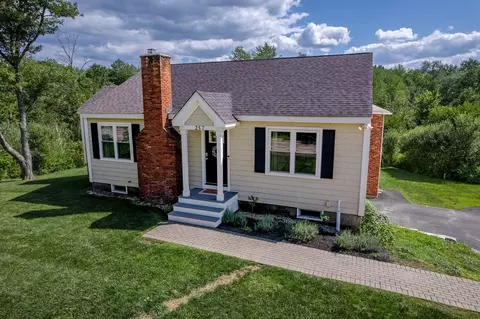 257 Village St, Medway, MA 02053