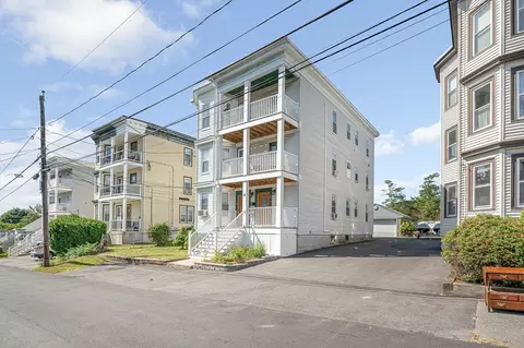 17 Sturgis St #3, Woburn, MA 01801