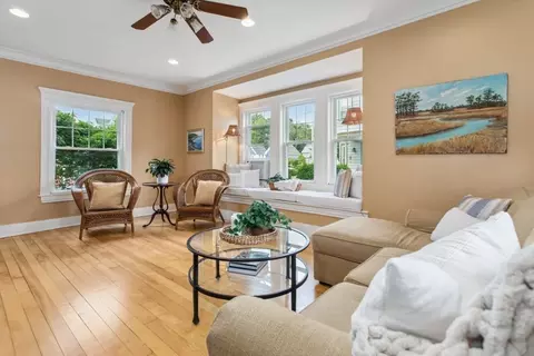 34 Washington St, Reading, MA 01867 photo 10