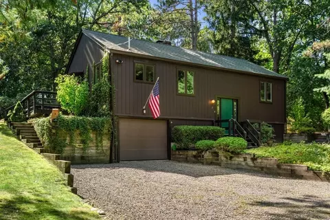 7 Priscilla Ln, Walpole, MA 02081