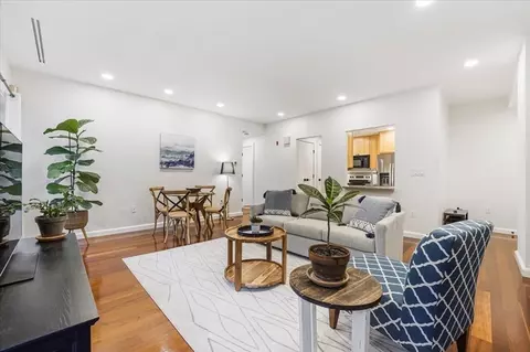 99 Florence St #50-1C, Chestnut Hill, MA 02467