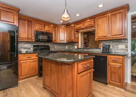 25 Trout Pond Ln, Needham, MA 02492 photo 5