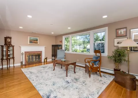 25 Trout Pond Ln, Needham, MA 02492 photo 2