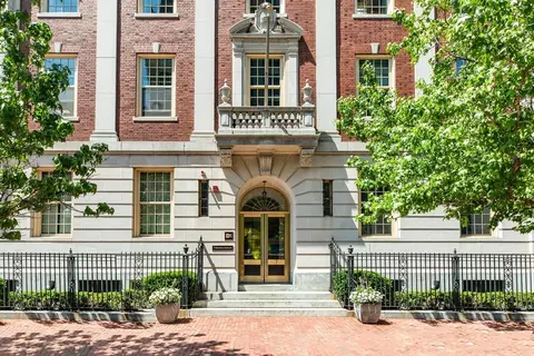 7 Warren Ave #PH24, Boston, MA 02116