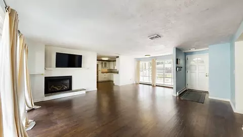 25 Clara Rd, Framingham, MA 01701 photo 2