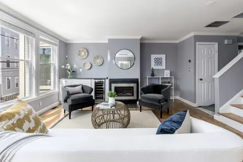 76 Sullivan St #7, Boston, MA 02129