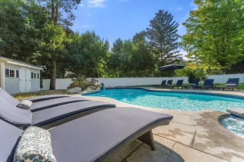 28 Old Farm Rd, Needham, MA 02492 photo 36