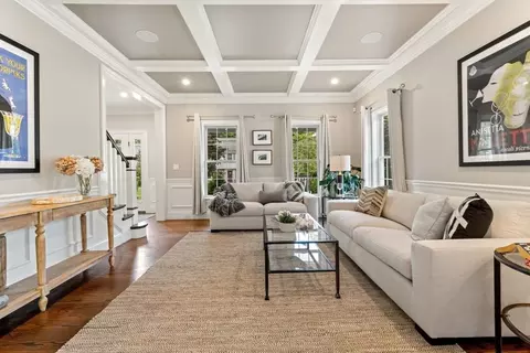 28 Old Farm Rd, Needham, MA 02492 photo 4