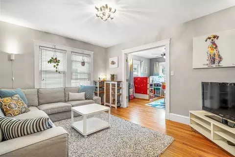 32 Eddy St #2, Waltham, MA 02453