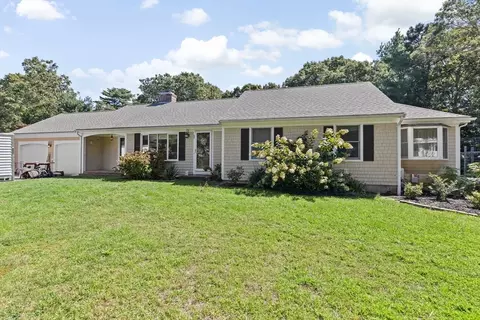 66 Roosevelt Rd, Barnstable, MA 02635