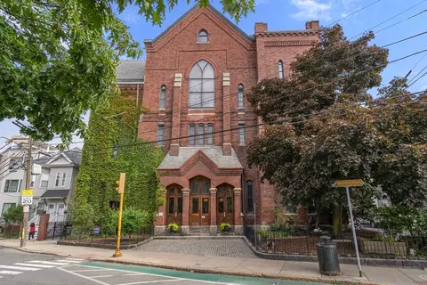 1 Summer St #3, Somerville, MA 02143