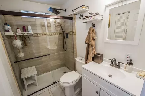 Bath - 84 Orient St, Worcester, MA 01604 photo 1 of 2