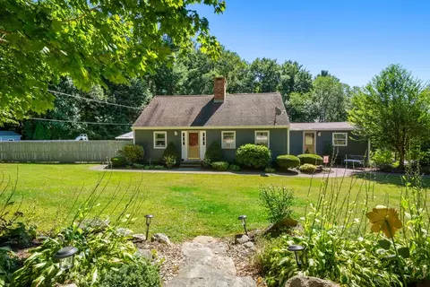 32 Dickinson Dr, Granville, MA 01034