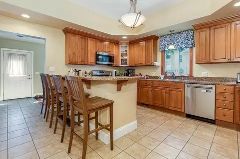 14 Linden Pl, Dedham, MA 02026 photo 9