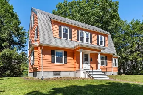66 Berwick St, Worcester, MA 01602 photo 3