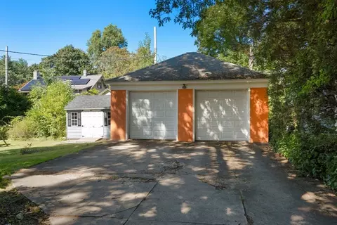 66 Berwick St, Worcester, MA 01602 photo 4
