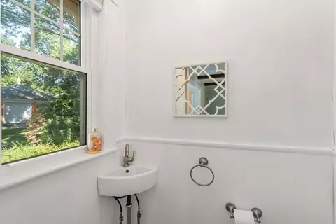 66 Berwick St, Worcester, MA 01602 photo 16