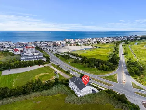 211 Beach Rd #1, Salisbury, MA 01952
