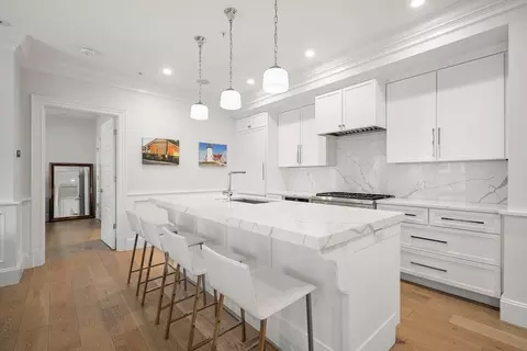 205 E St #8N, Boston, MA 02127