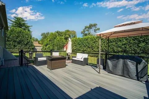 Exterior - 135 Tamarack Dr, Springfield, MA 01129 photo 3 of 9